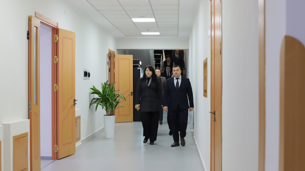 Hilola Umarova Al-Xorazmiy universitetida.